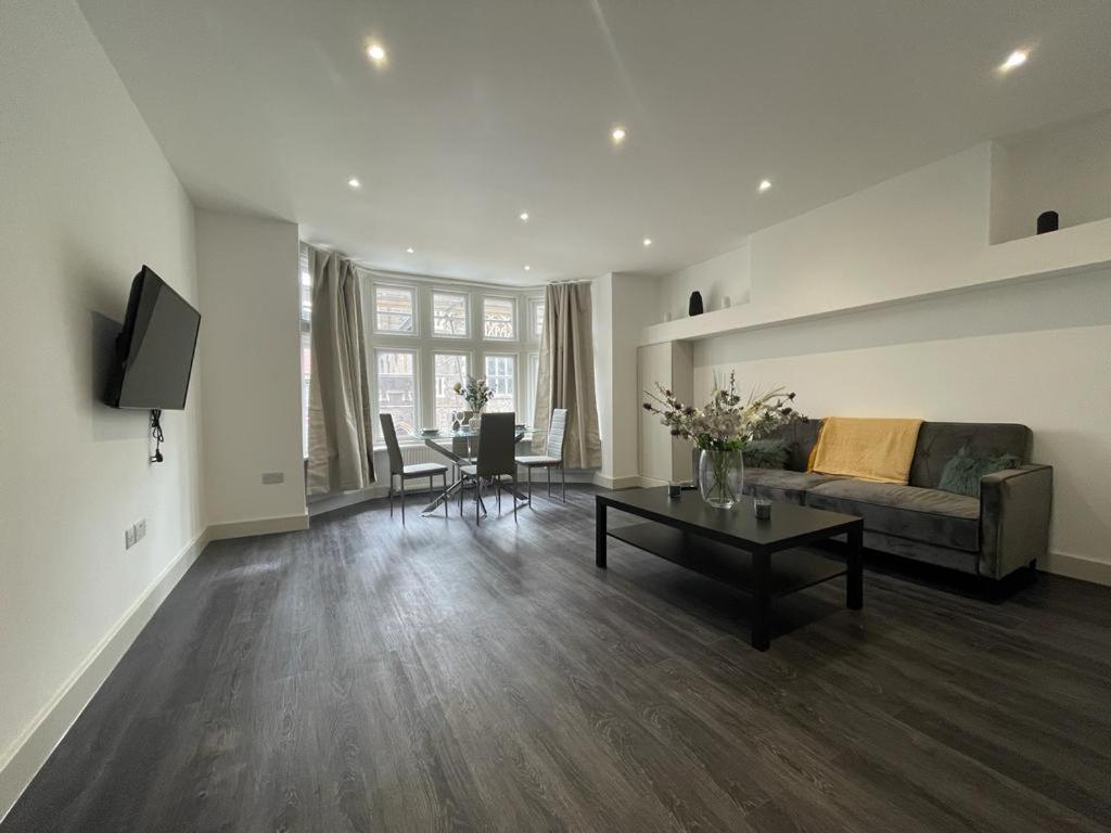 Appartamento Star London Finchley Road 3-Bed Retreat Esterno foto