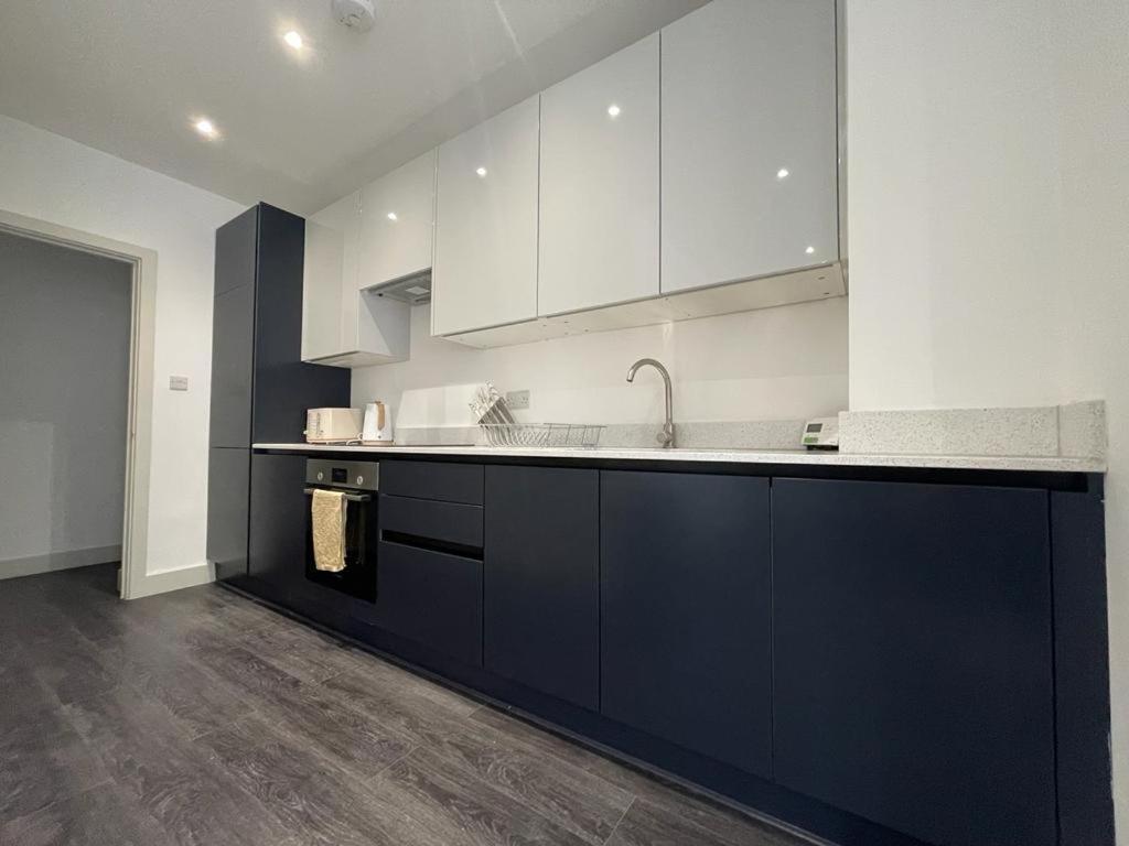 Appartamento Star London Finchley Road 3-Bed Retreat Esterno foto